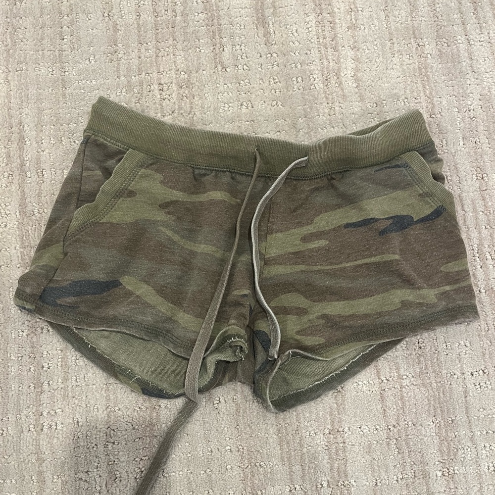 Z supply shorts